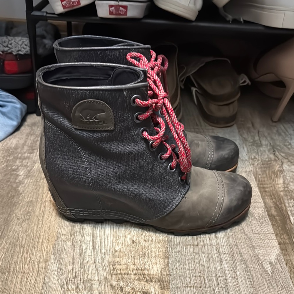 Sorel Lexie wedges like new